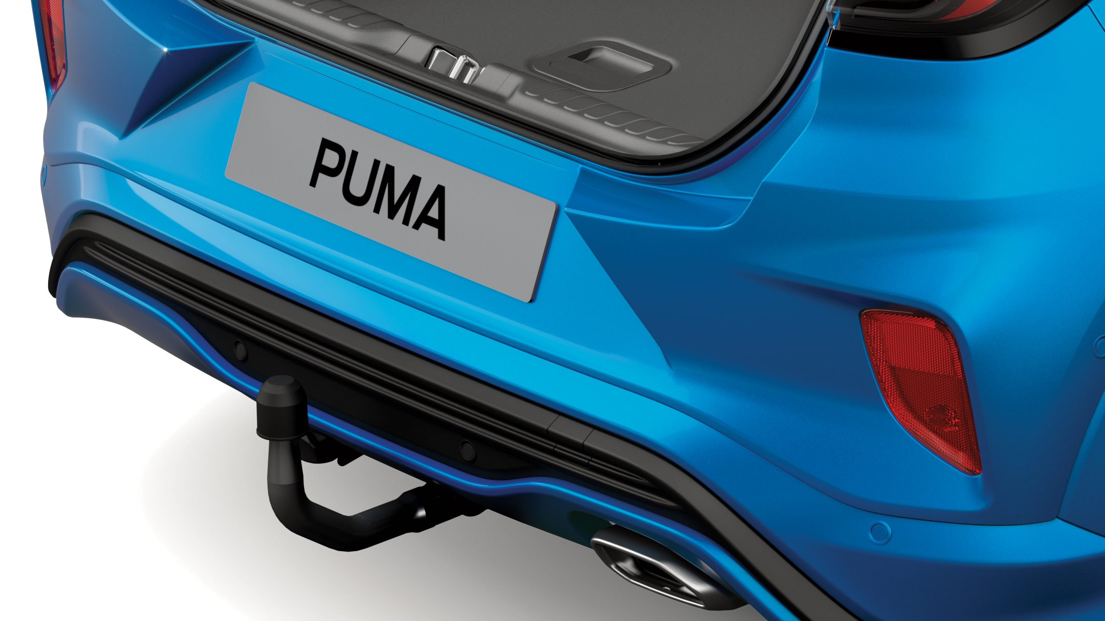 Ford Puma couleur bleue. Vue détaillée du système d’attelage