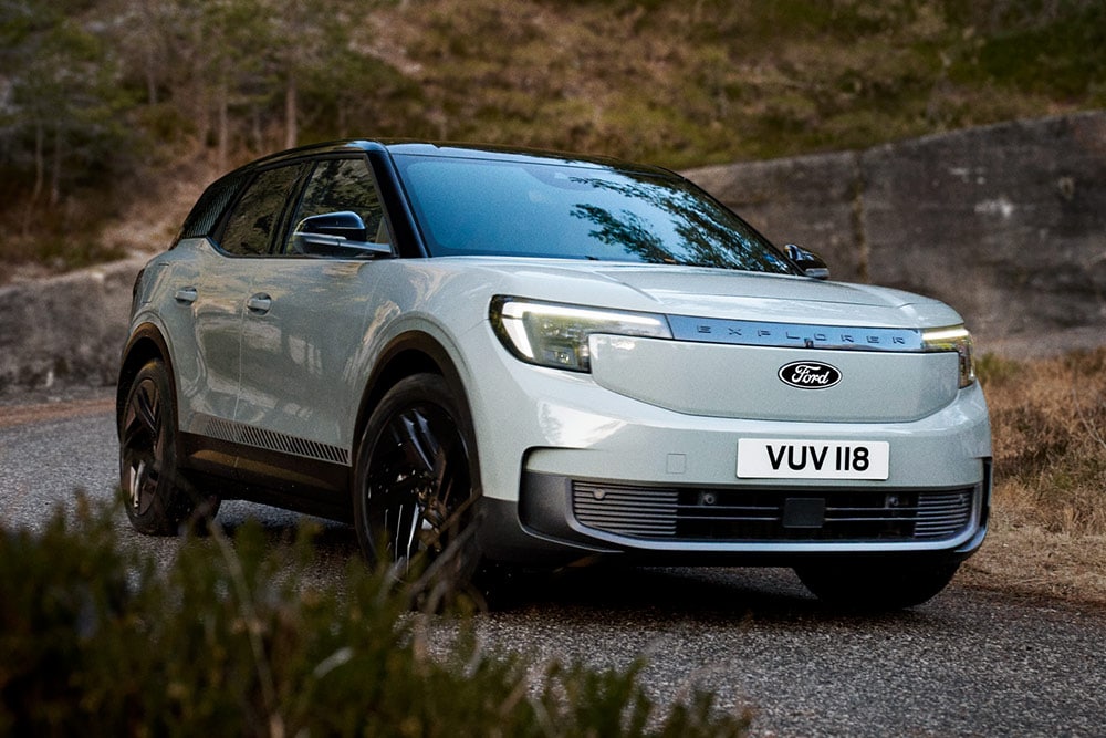 Le nouveau Ford Explorer Collection en mouvement sur la route.