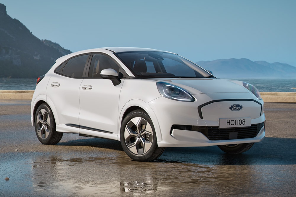 Le nouveau Ford Puma Gen-E sur la route.