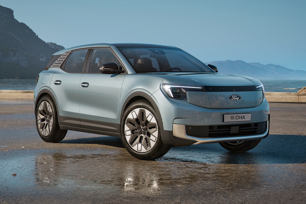 Une Ford Explorer garée dans une rue.