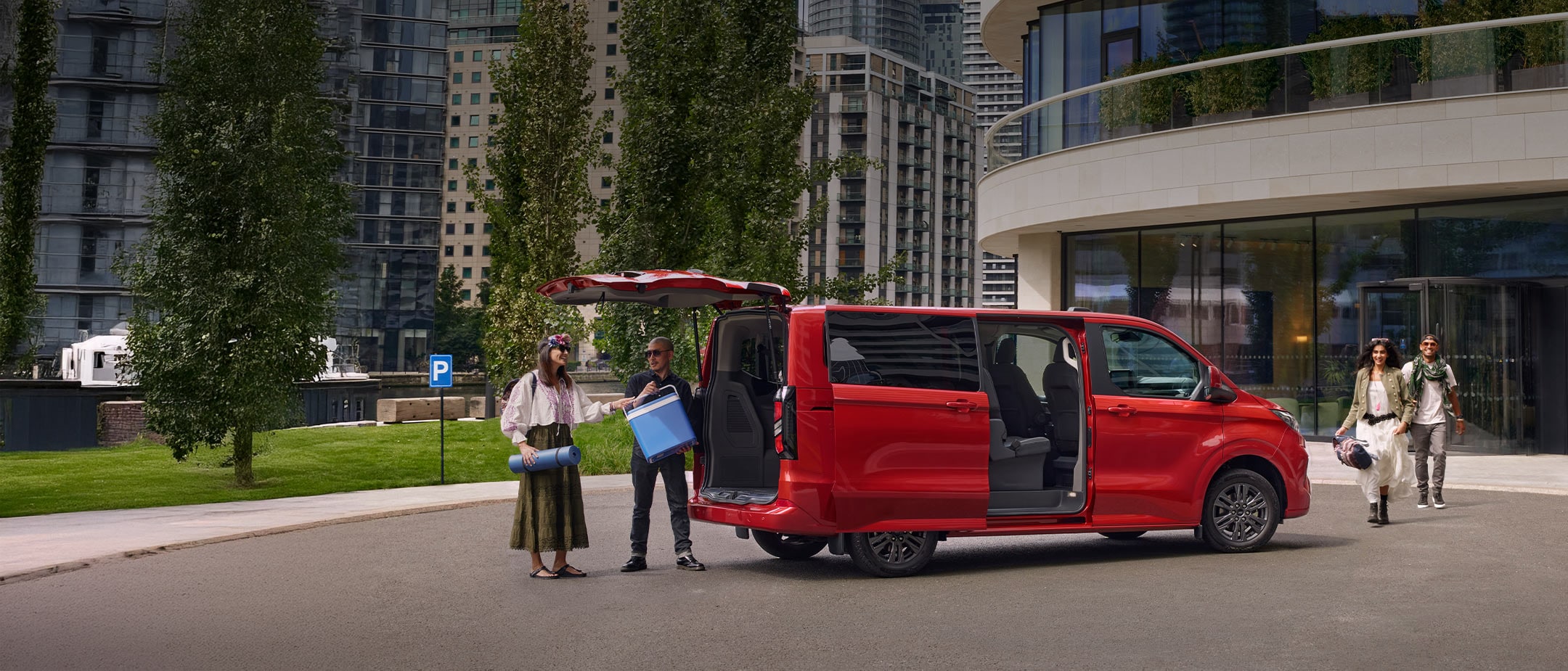Rouge Ford Tourneo Custom