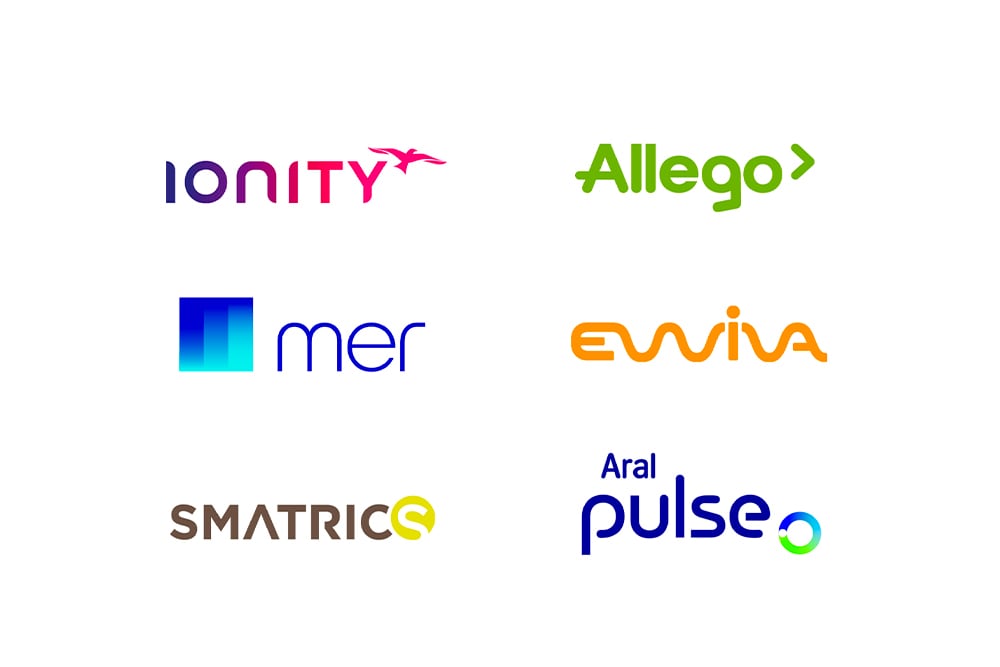 Logos de réseaux de recharge qui proposent le Plug&Charge, parmi lesquels Ionity, Allego, Mer, Ewiva, Smatrics et Aral Pulse.
