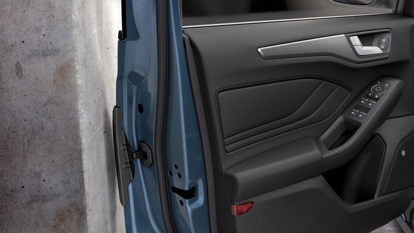 Ford Focus ST – protection des bords de porte.