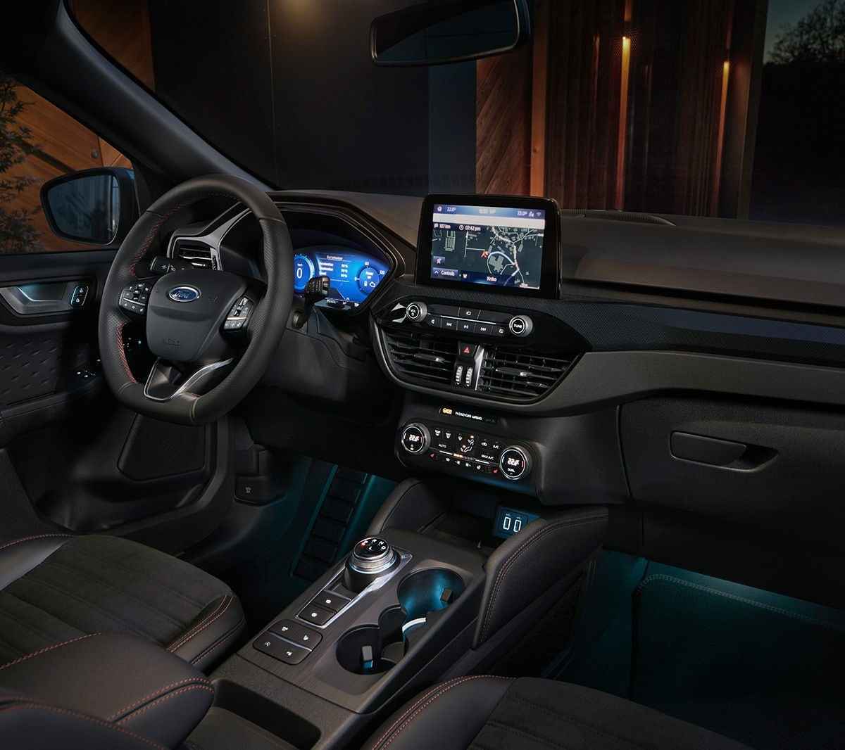 Ford Kuga. Vue détaillée du tableau de bord