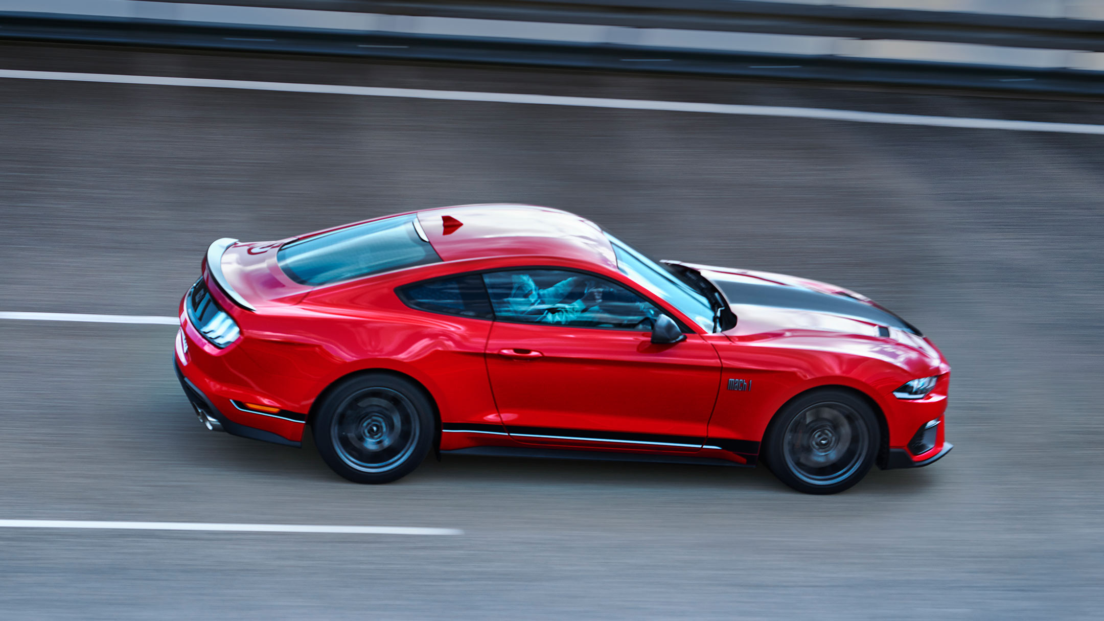 La nouvelle Mustang Mach 1, vue latérale 