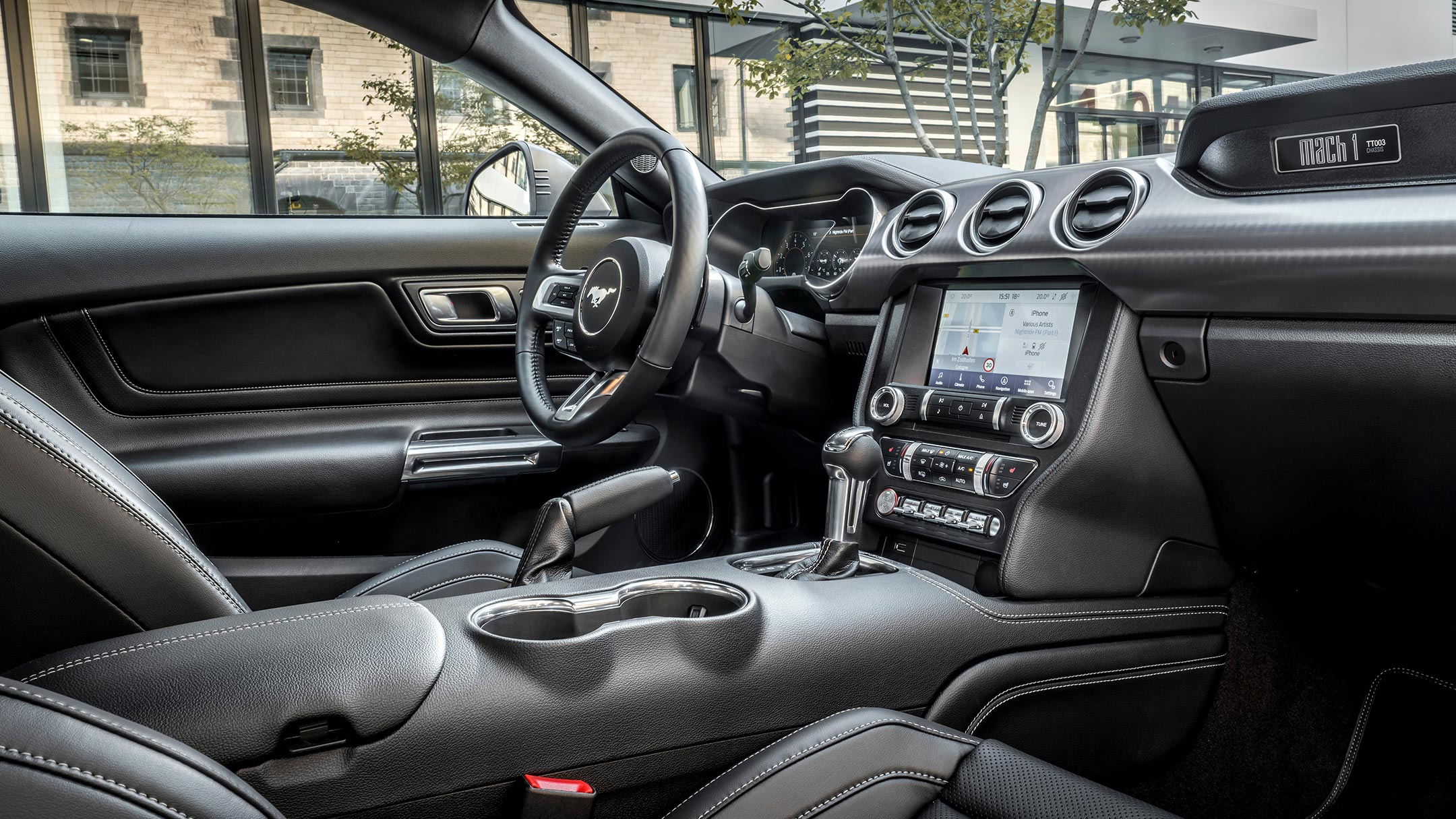 Ford Mustang GT. Vue intérieure du cockpit