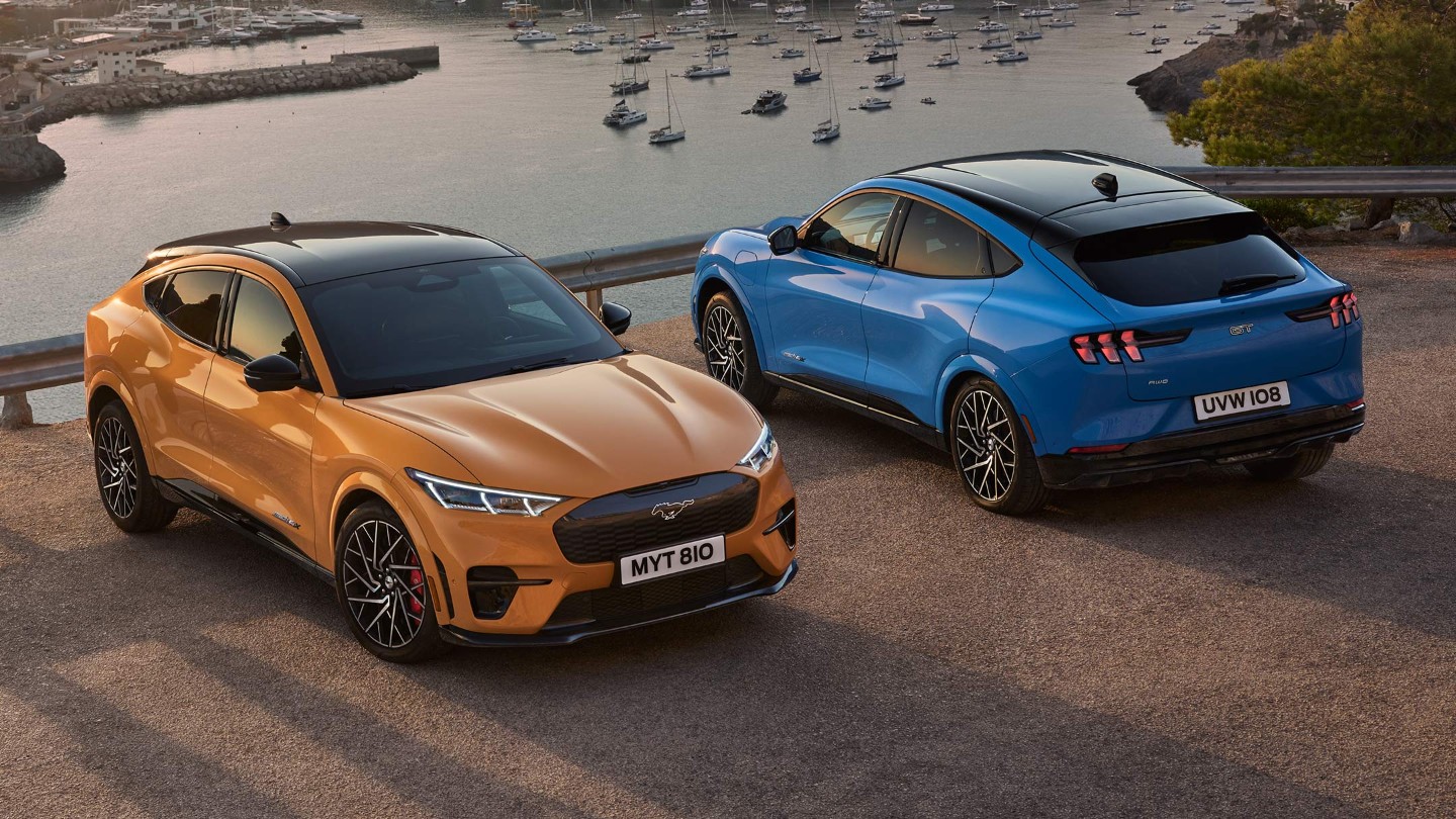 Ford Mustang Mach-E GT vue avant et arrière