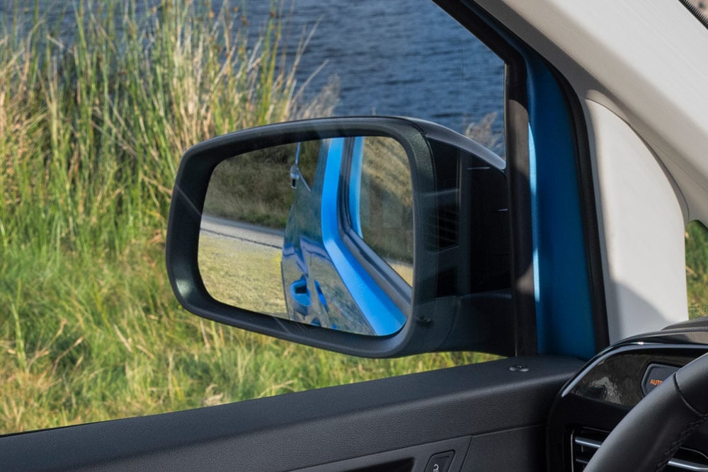 Ford Tourneo Connect, vue détaillée sur le rétroviseur latéral côté conducteur