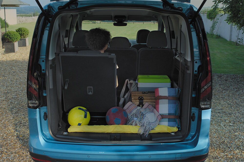 Ford Tourneo Connect: vue sur le coffre chargé avec sixième siège