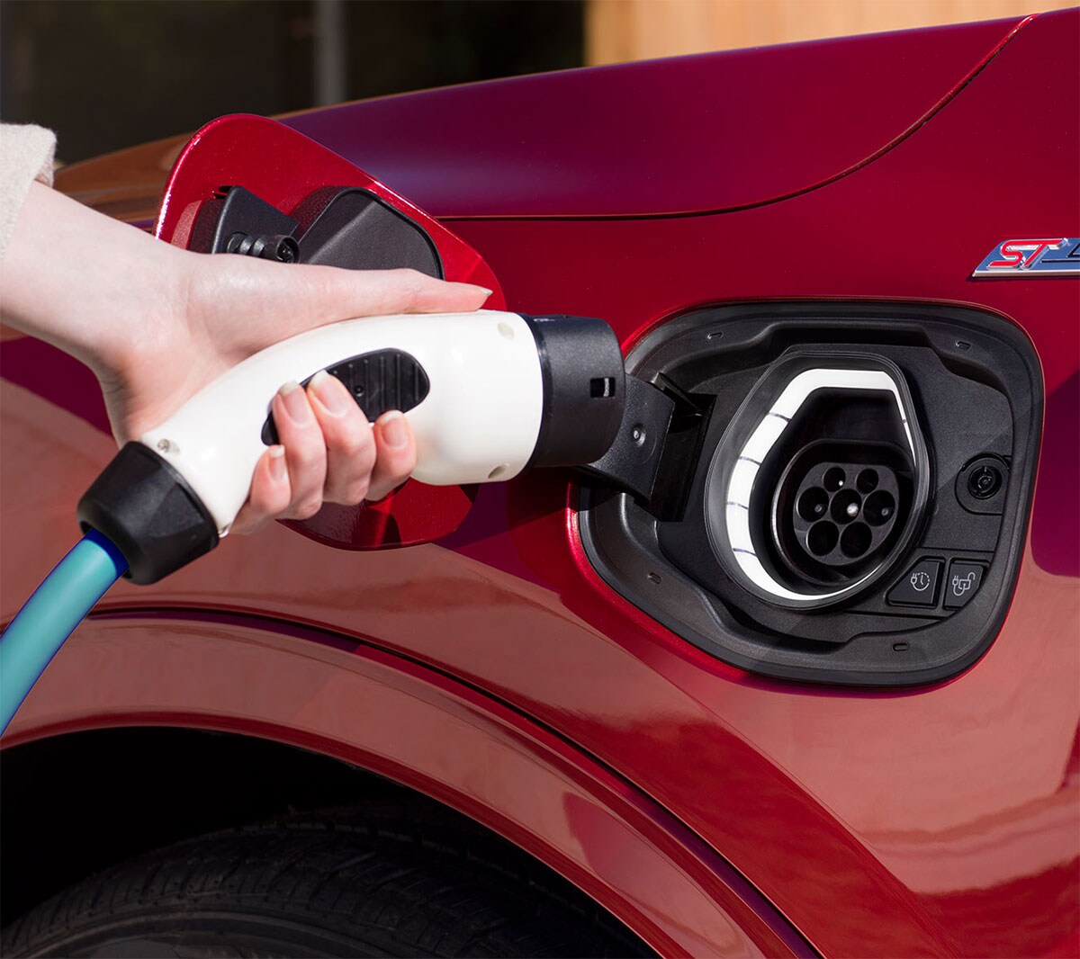 Ford Kuga hybride rechargeable: borne de recharge Ford Kuga hybride rechargeable: borne de recharge