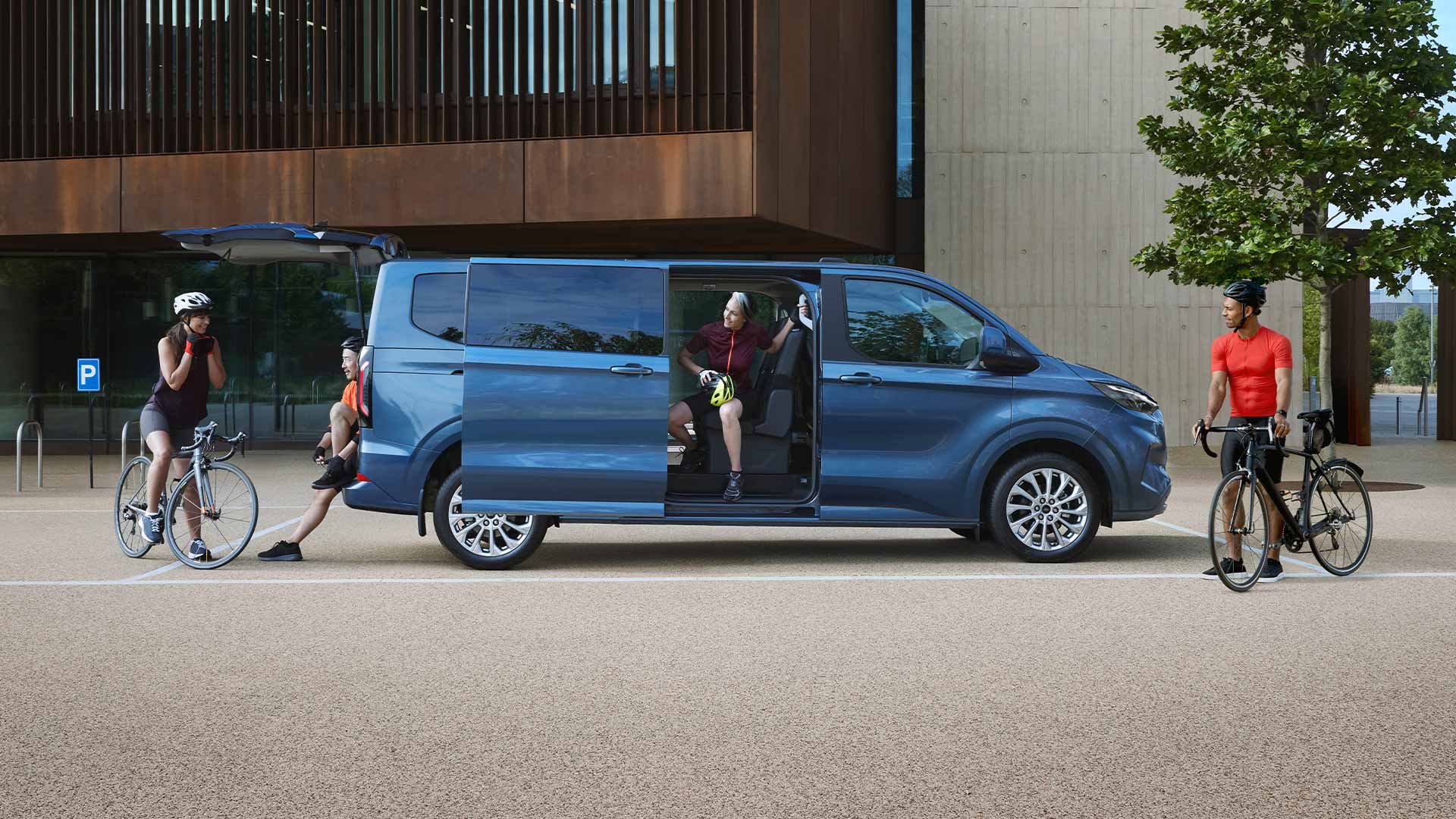 Vue latérale du Ford Tourneo Custom
