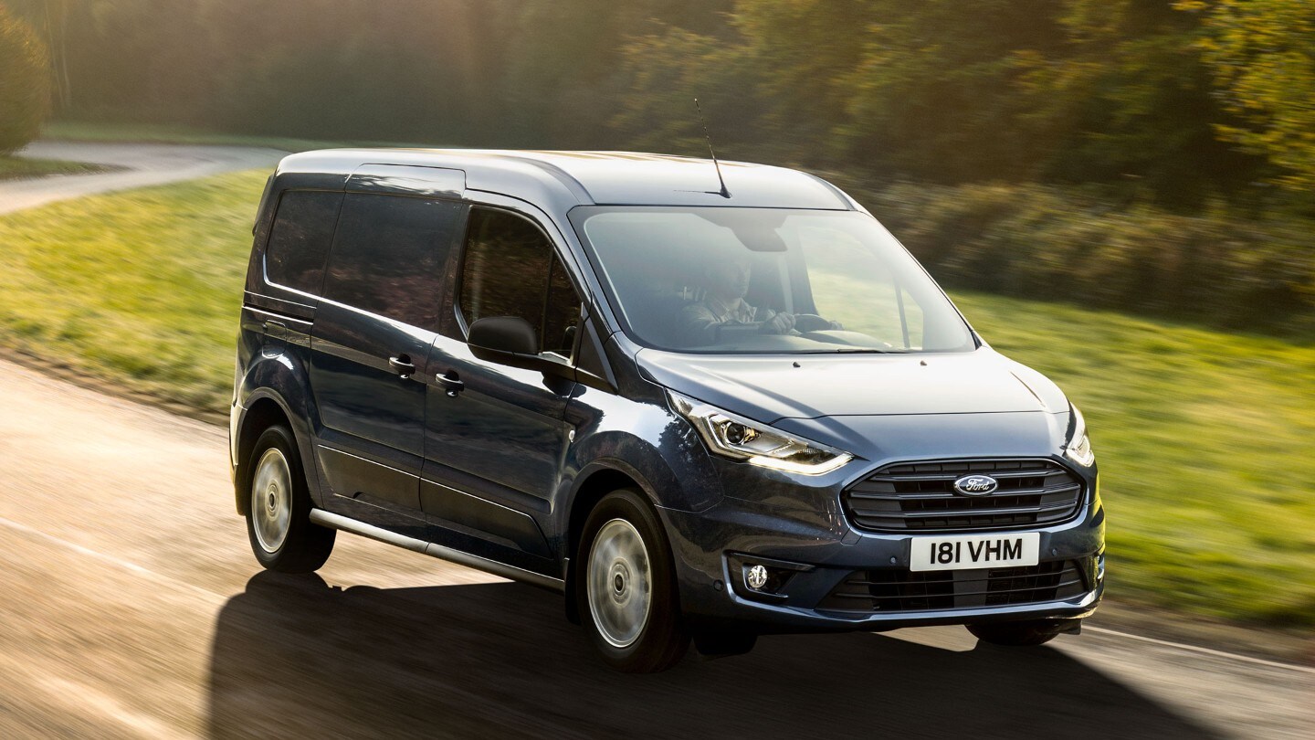 Ford Transit sur la route