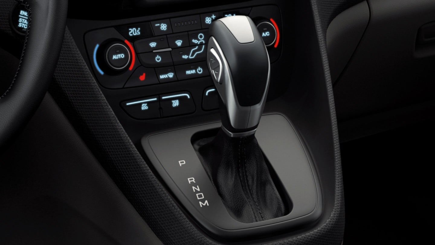 Intérieur du Ford Transit avec boîte automatique SelectShift Détail