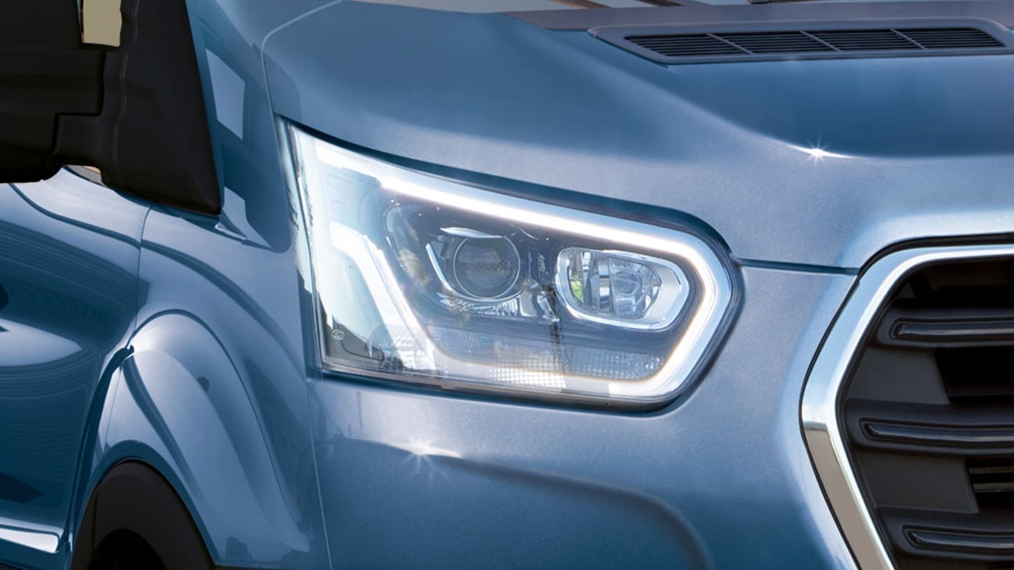 Les phares du Ford Transit en détail