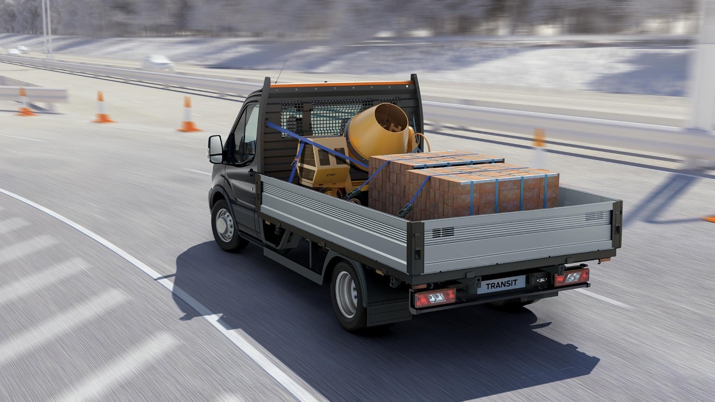 Ford Transit Châssis cabine, vue arrière, chargé, scène de conduite sur autoroute