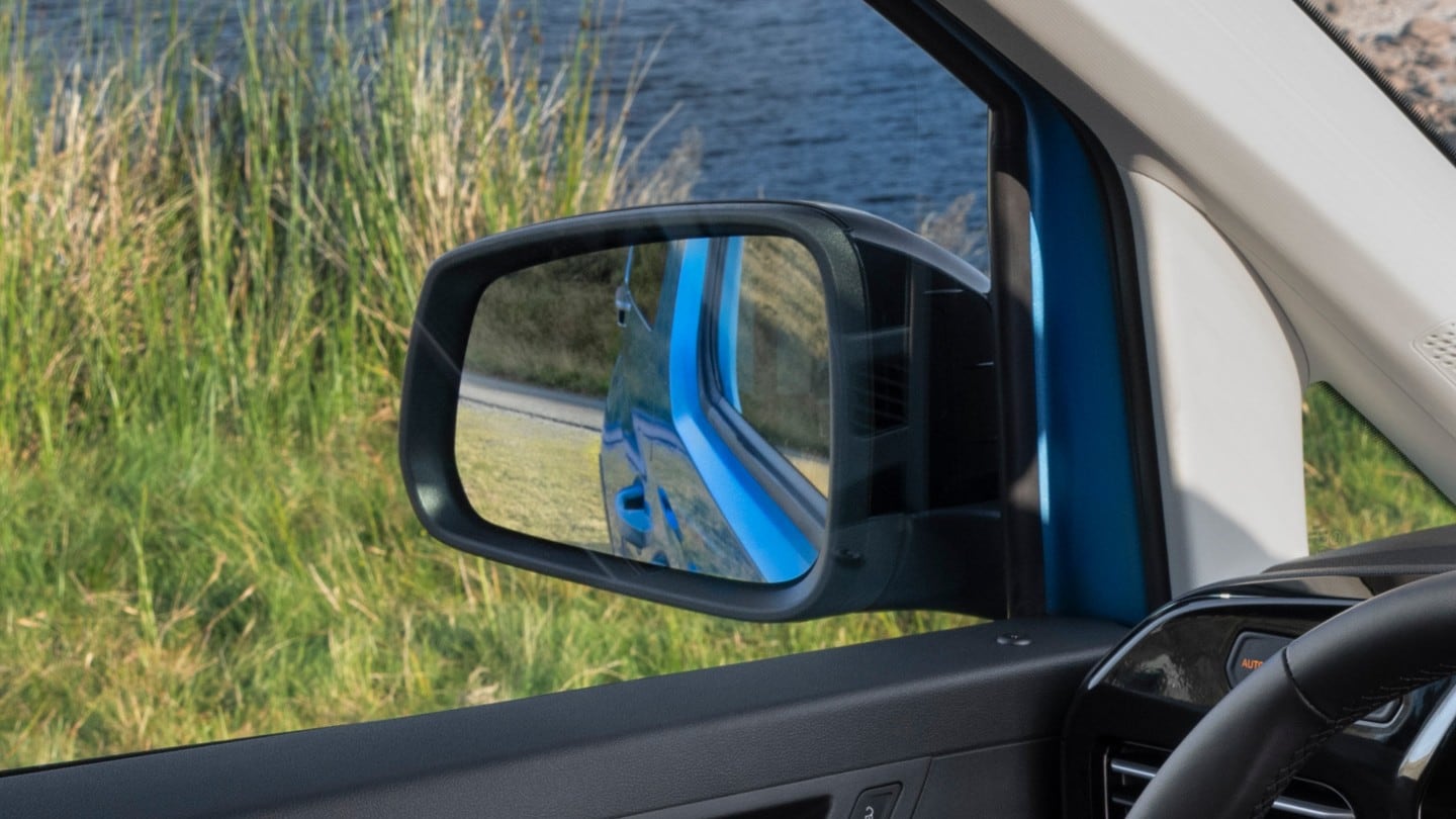 Ford Tourneo Connect, vue détaillée sur le rétroviseur latéral côté conducteur