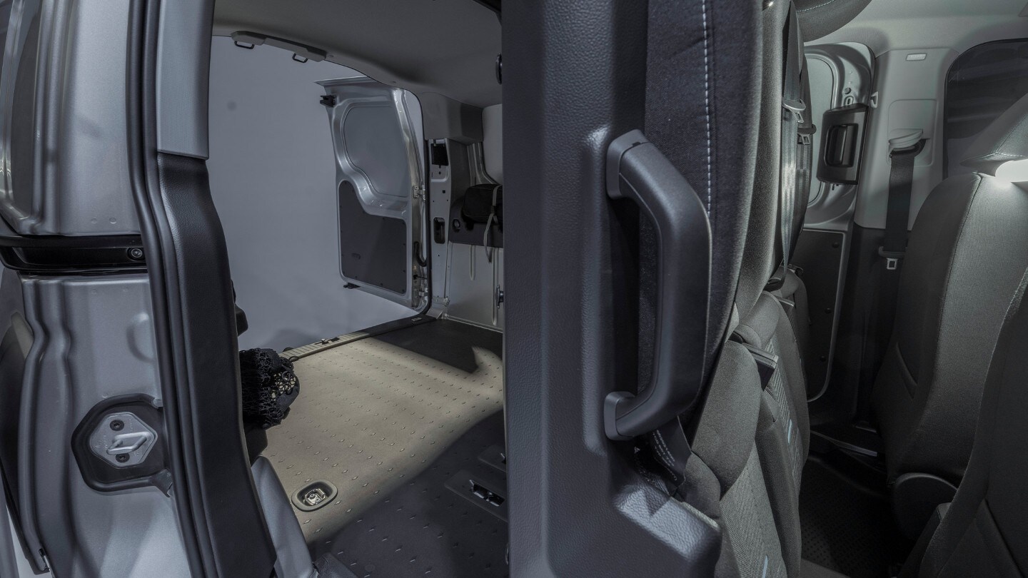 Espace de chargement du Ford Transit Connect avec FlexCab™ et une rangée de sièges.