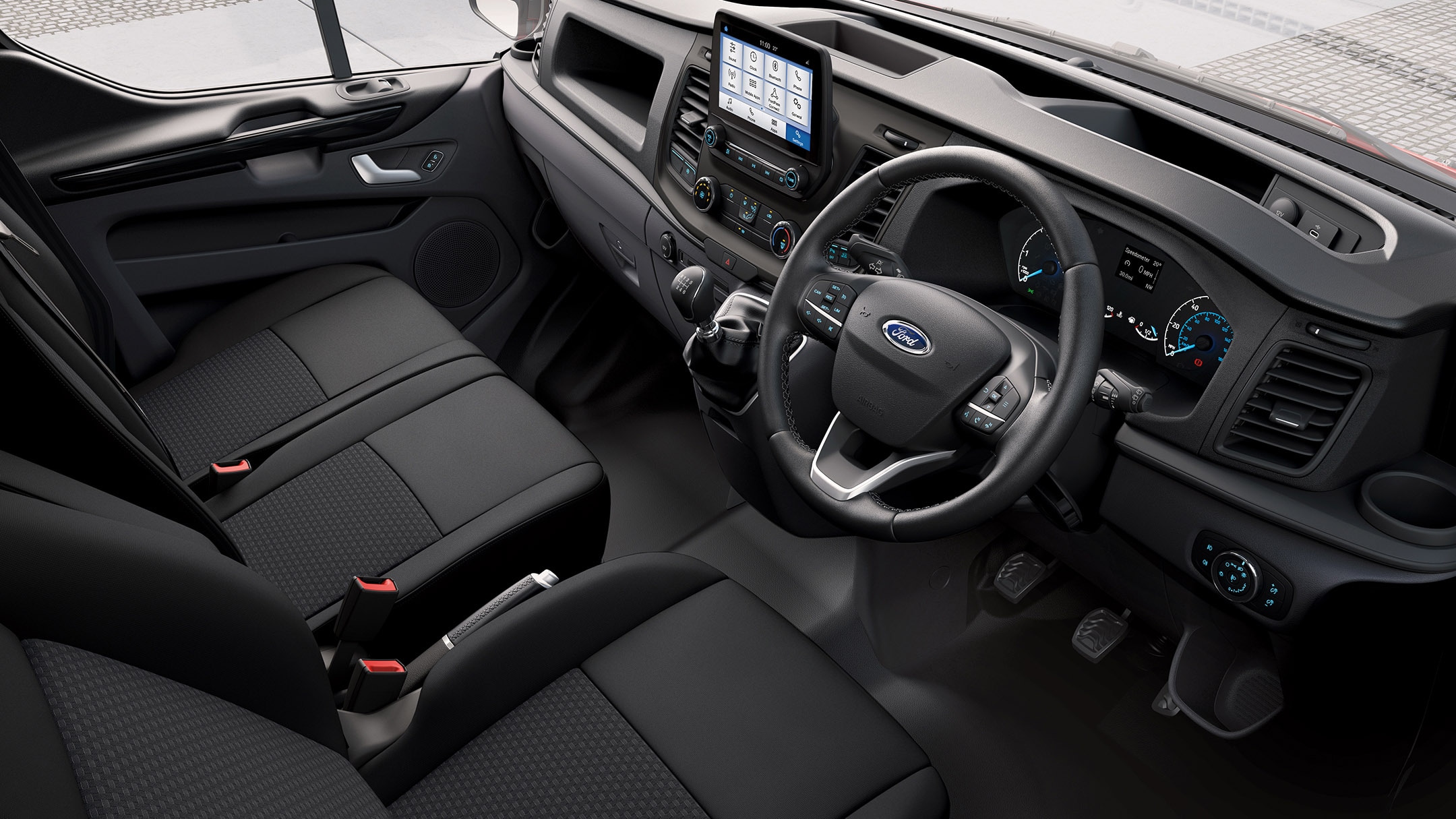 Ford Transit, vue de l’habitacle avec volant et commandes