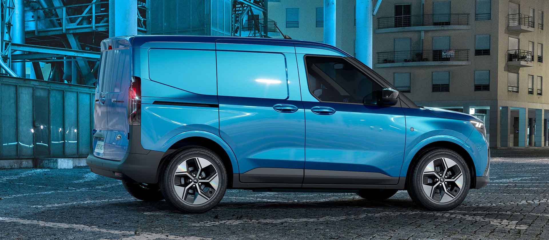 Ford E-Transit Courier couleur grise – Vue latérale