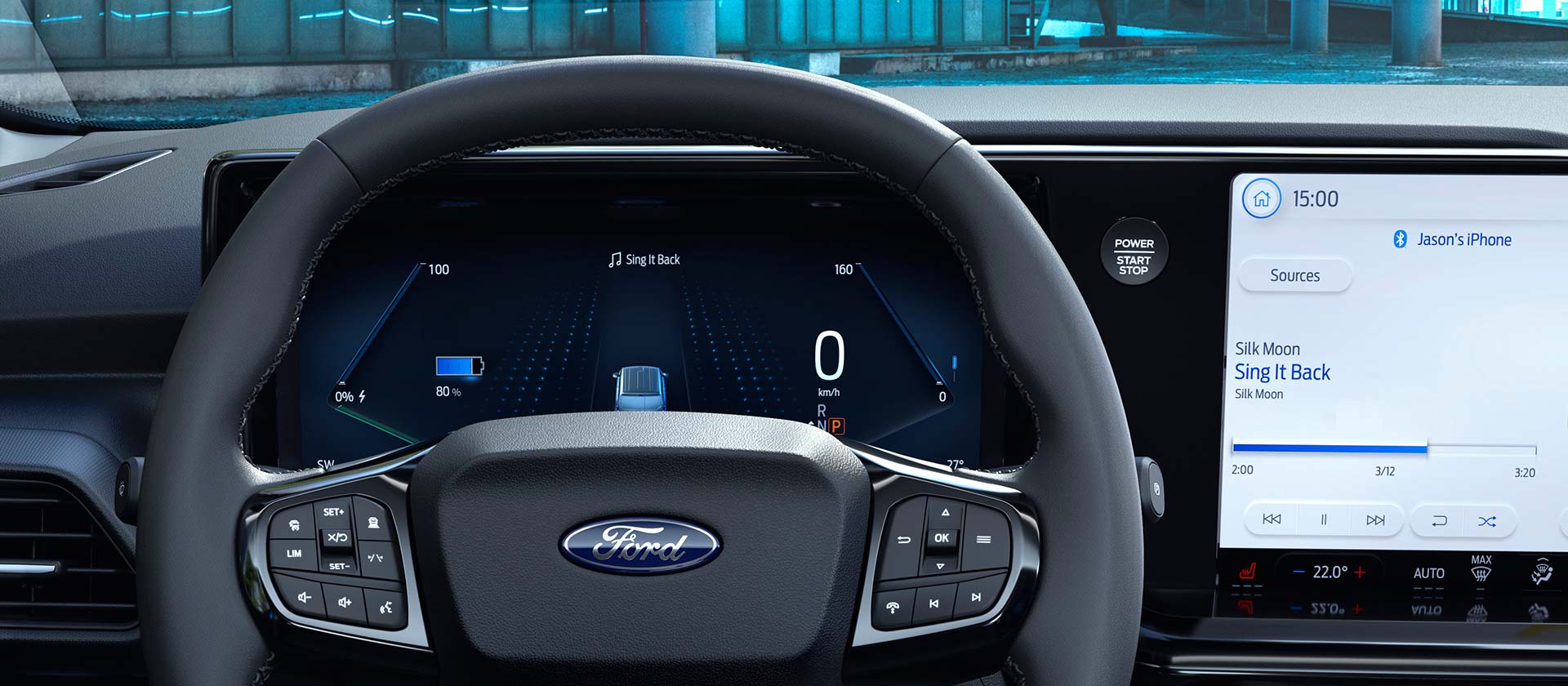 Ford E-Transit Courier – Homme appuyant sur l’accélérateur