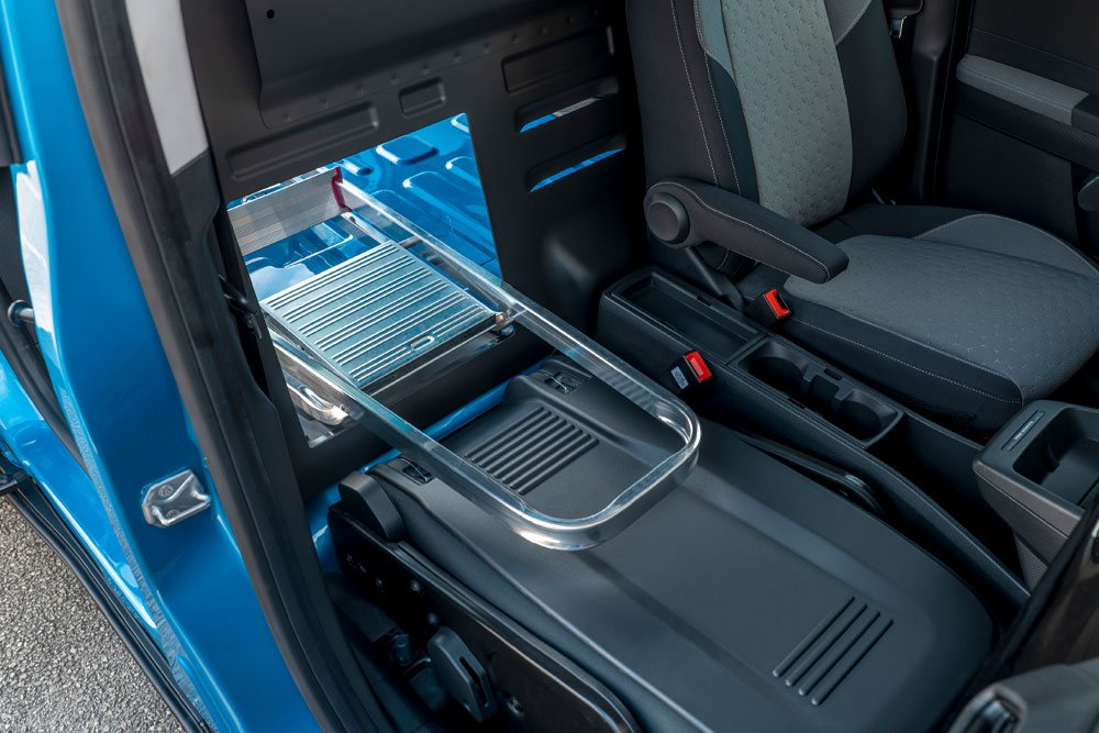 Ford E-Transit Courier – Trappe de la paroi de séparation